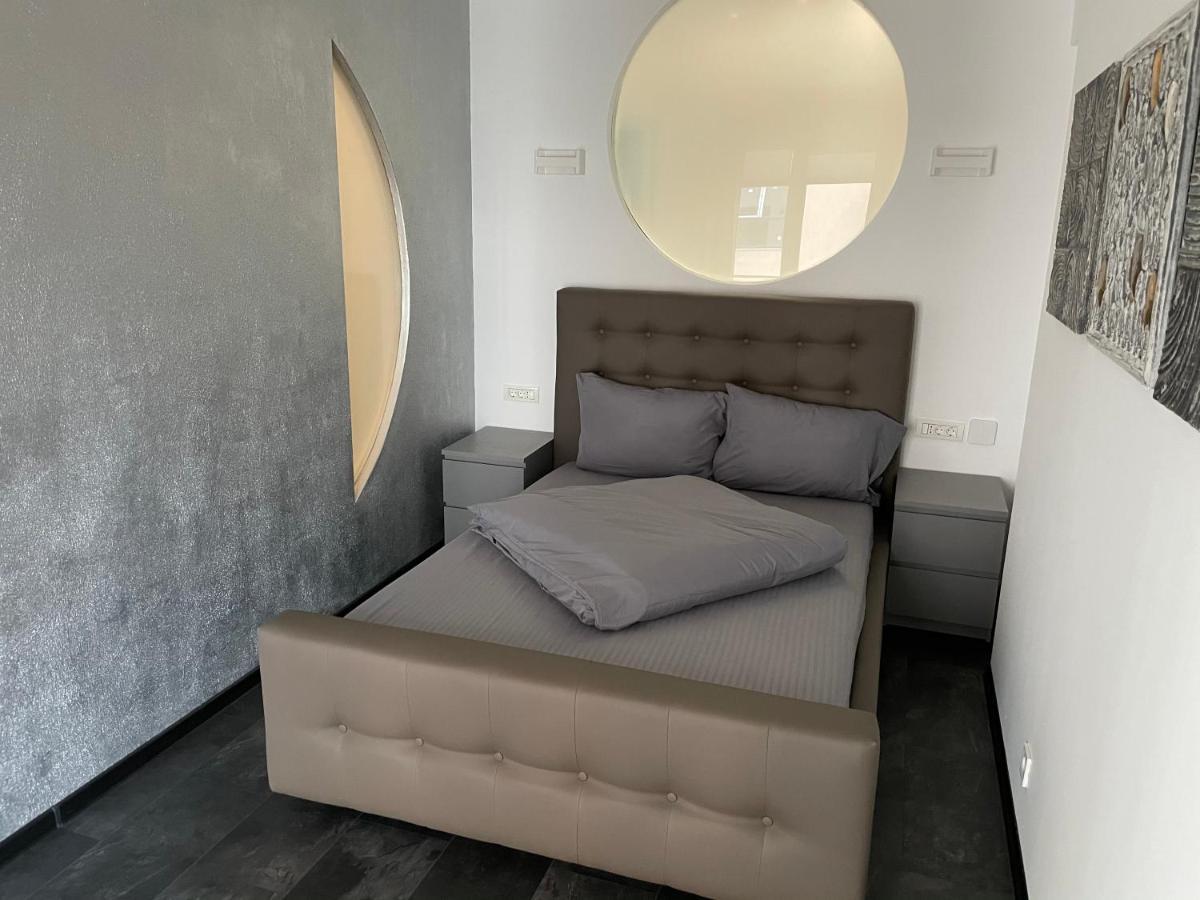 Fancy Westpark 2 Residence Lakeview W7 Bucarest Esterno foto
