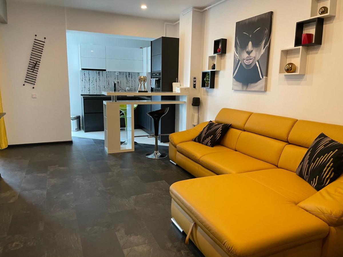 Fancy Westpark 2 Residence Lakeview W7 Bucarest Esterno foto